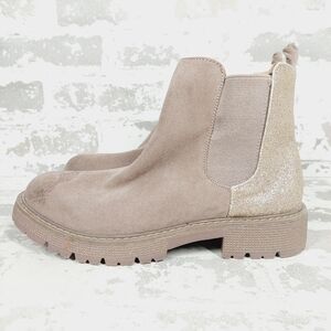 NEW Steve Madden Women's Black Howler Lug Sole Chelsea Ankle Booties M289